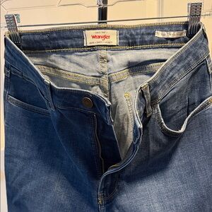 Wrangler Women's High Rise Medium Blue Jeans